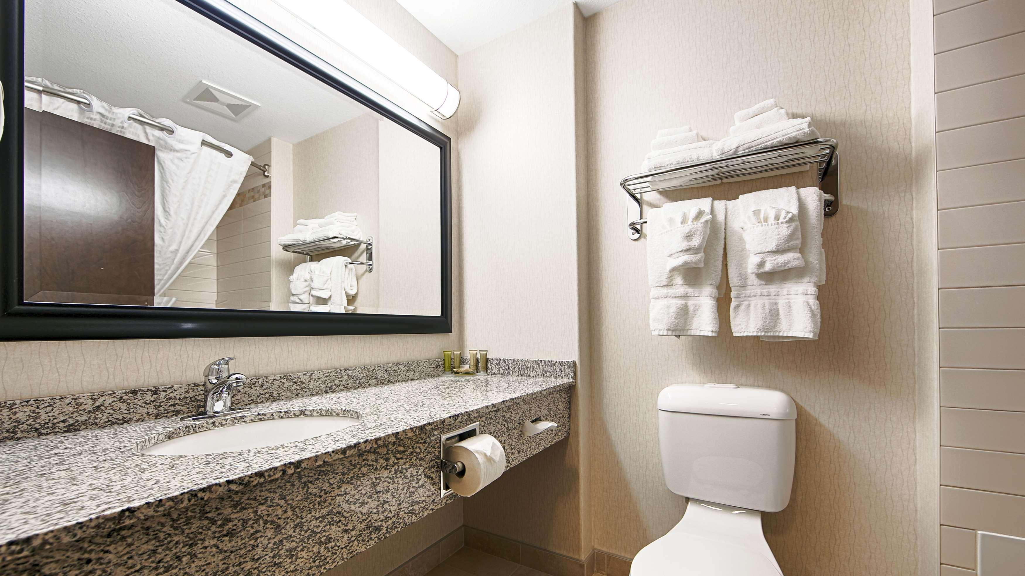 Best Western Wainwright Inn & Suites Kültér fotó